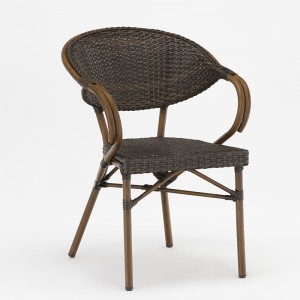 arredo tavolo quadrato in rattan in alluminio con finto bambù e vetro temperato