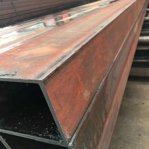 Tubo quadrato senza cuciture