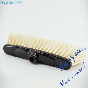 Scopa in plastica Akbrand con doppia spazzola a forma di navetta color cioccolato