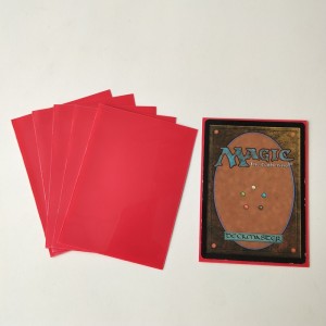 Protezioni per schede da gioco MTG / Pokemon di dimensioni standard rosso solido 66x91mm