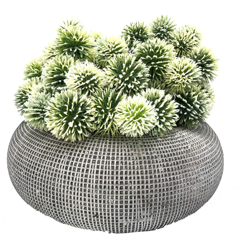 Palla artificiale del cactus nella decorazione succulente del vaso decorativo per la casa o l'ufficio