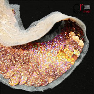 toppa in paillettes a forma di cuore rosa