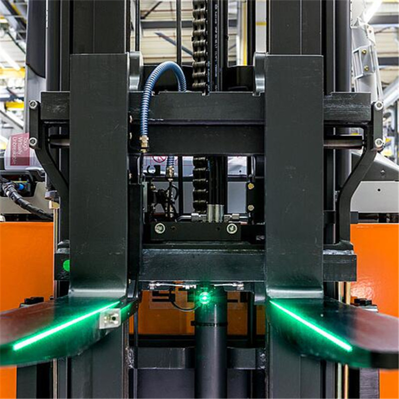 Sistema di guida laser a carrello verde o rosso per magazzino