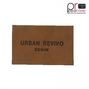 adesivo colorato in grande numero di cartellini colorati