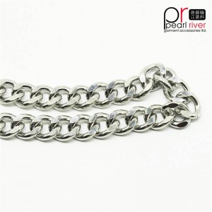 Catene metalliche personalizzate ecologiche per decorazioni e indumenti