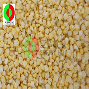 Grande trebbiatrice di mais