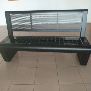 Stazione di ricarica mobile per arredo urbano all'aperto