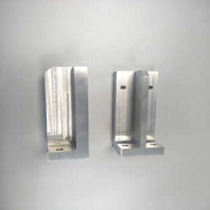 Parti metalliche anodizzate per trattamenti superficiali