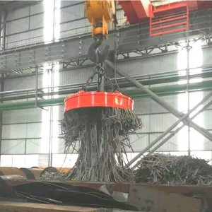 Gru a ponte a doppia trave con elettromagnete