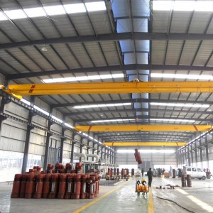 Gru a ponte a singola trave a basso ingombro