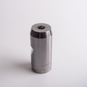 inserire il dado per punzone in metallo duro al carburo di tungsteno