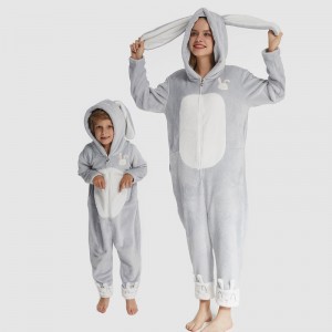 Onesie di ricamo in pile di flanella abbinata alla famiglia