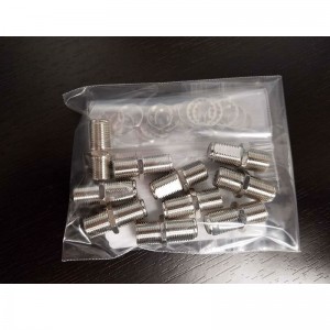 Accoppiatore per montaggio a pannello tipo F