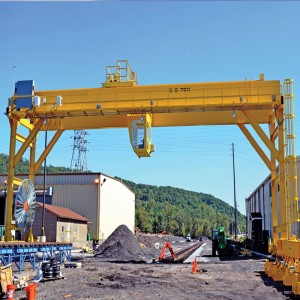 Gru a cavalletto standard europea