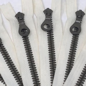 Cursore autobloccante verniciato a denti chiusi Fashion RIRI con cerniera in plastica con chiusura a chiave 9