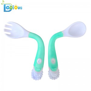 Vendita calda di Amazon Forniture per l'alimentazione del bambino Forchetta e cucchiaio curvo Maniglia per bambini e forchette Attrezzi per il viaggio del bambino