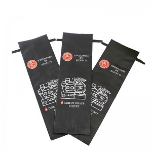 fascetta laterale in latta con finitura opaca sul pacchetto superiore della valvola del caffè