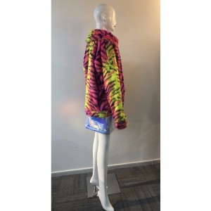 CAPPOTTO IN PELLICCIA COLORATA A RIGHE DA DONNA RLWF0019