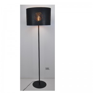 Lampada da terra con paralume in tessuto tagliato a laser, base piatta