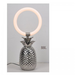 Lampada da tavolo a LED con base di ananas in ceramica e anello acrilico