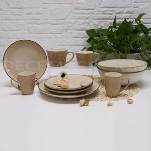 Servizio da tavola semplice in ceramica