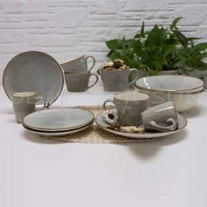 Servizio da tavola semplice in ceramica