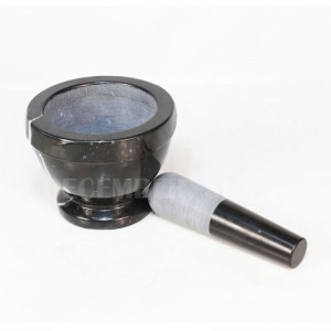 Mortaio e pestello in marmo nero