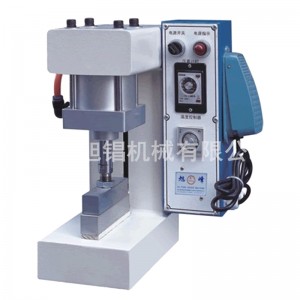 Macchina per la produzione di scarpe a caldo per giunti elastici