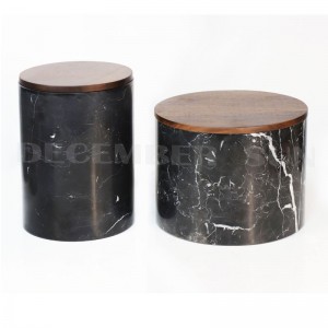 Set di taniche in marmo nero