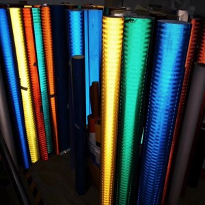 nastro di sicurezza riflettente rosso e bianco