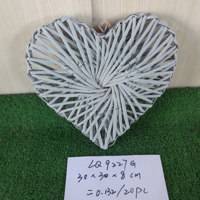 Decorazione a forma di cuore fatta a mano per matrimoni