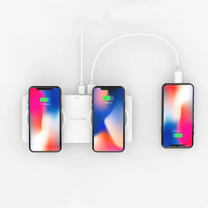 Doppio pad caricabatterie wireless rapido QI da 10 W.