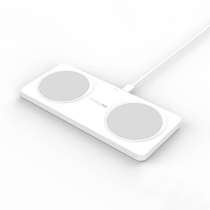 Doppio pad caricabatterie wireless rapido QI da 10 W.
