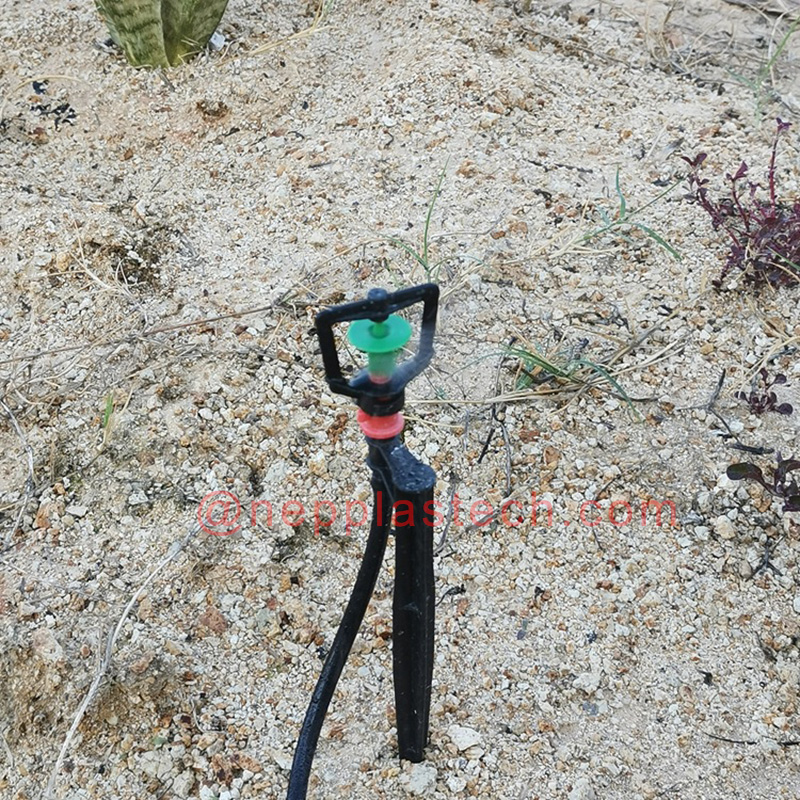 accessori per sistemi di irrigazione solare con micro picchetti neri da 15mm a 60mm