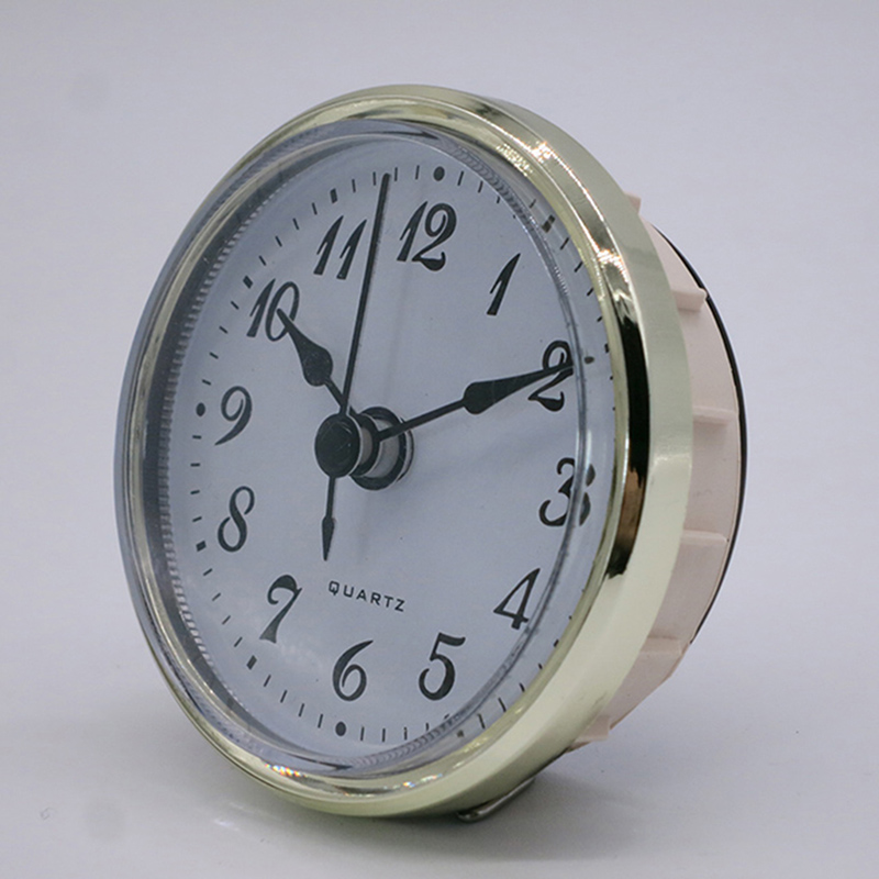 70mm telaio in oro bianco in fondo all'orologio