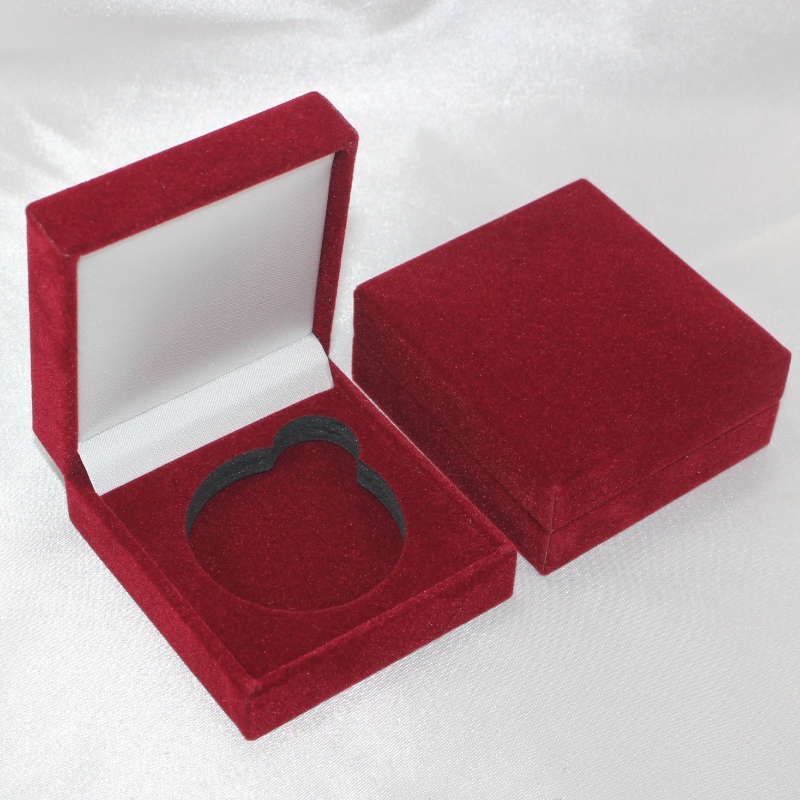 Elemento V-04 quadrato PU Leather box per monete e distintivo, gemelli, fermacravatta, etc. mm.63*68*28, pesi circa 50g