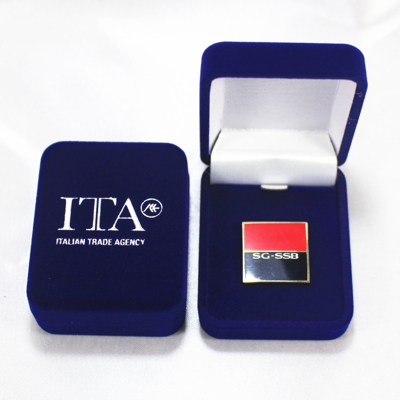 Elemento F-10 forma rotonda Velvet Box per distintivo o moneta, mm.45*55*22, pesi circa 23g