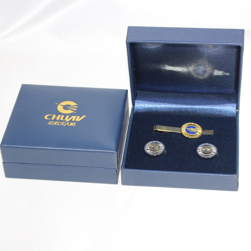 Articolo V-09 scatola rettangolare in similpelle per monete da 50-60 mm, gemelli, fermacravatta, badge, ecc. Mm. 98 * 84 * 38, pesi circa 105 g