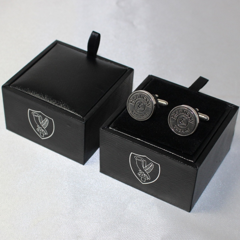 Articolo V-20S scatola quadrata in pelle PU per gemelli da coppia, ecc. Mm. 65 * 65 * 38, pesi circa 62g