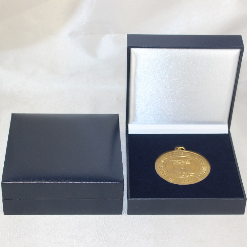 Articolo V-22 scatola quadrata in similpelle per moneta 90 * 90mm, badge, medaglia ecc. Mm.128 * 128 * 50, pesi circa 191g