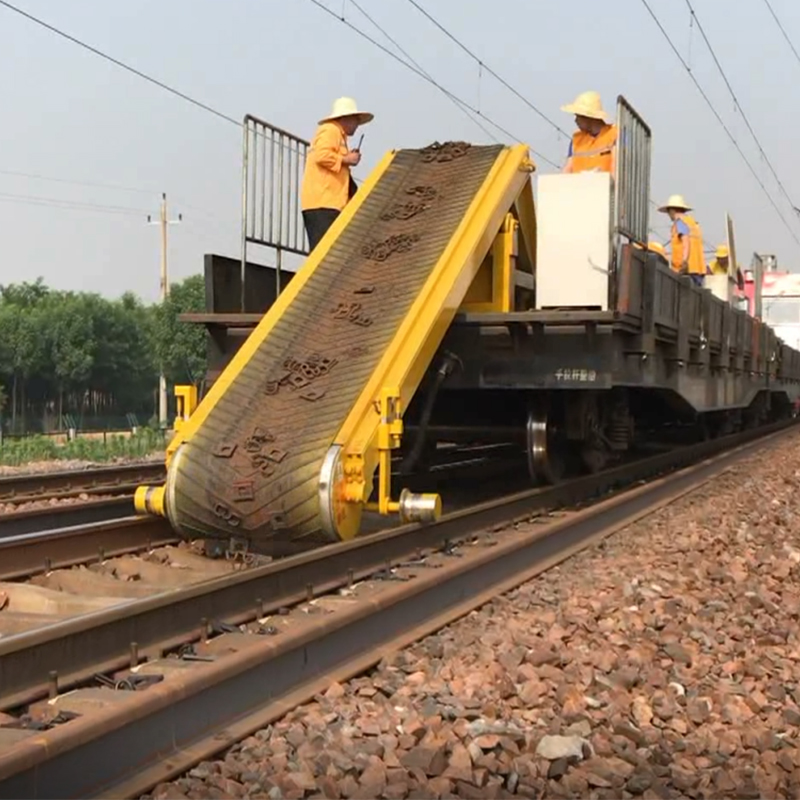 Rivestimento di fissaggio ferroviario