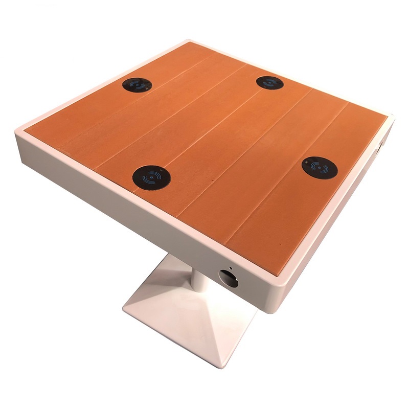 Tavolo Smart Wifi in legno color acciaio con caricatore USB