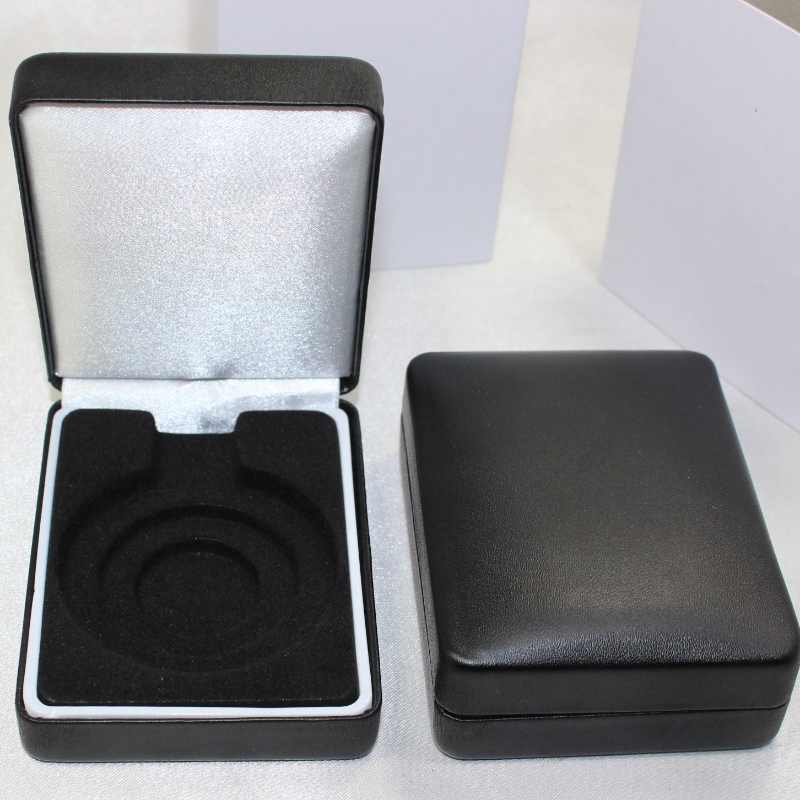 Articolo scatola medaglia T-03 coperta da flanella o pelle PU per moneta 35-50mm, badge ＆ medaglia piccola, ecc. Mm.70 * 91 * 35mm, pesi circa 92g