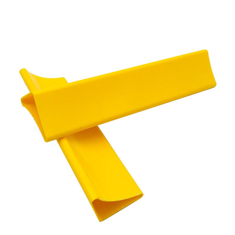 Striscia di supporto per strato tubolare in PVC rigido estruso striscia di plastica Profilo triangolare in PVC per supporto cassetto armadio