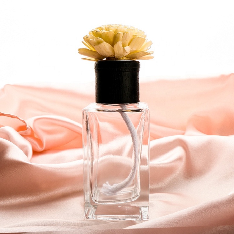 Bottiglia di vetro con diffusore a bastoncini in rattan di alta qualità per la cura personale