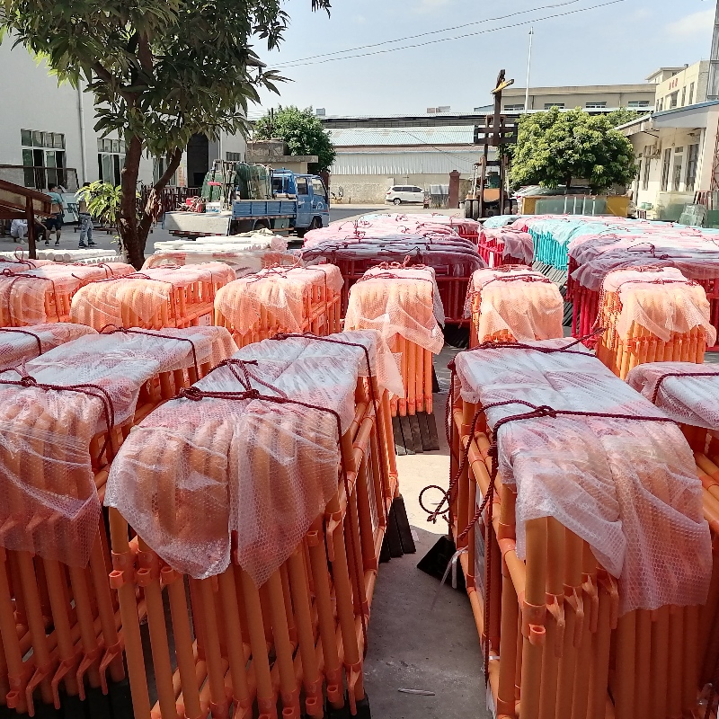 Barriera pedonale per concerti, manifestazioni sportive e sfilate Barricata in plastica Barriera per parcheggi in PVC Barriera stradale veicolare