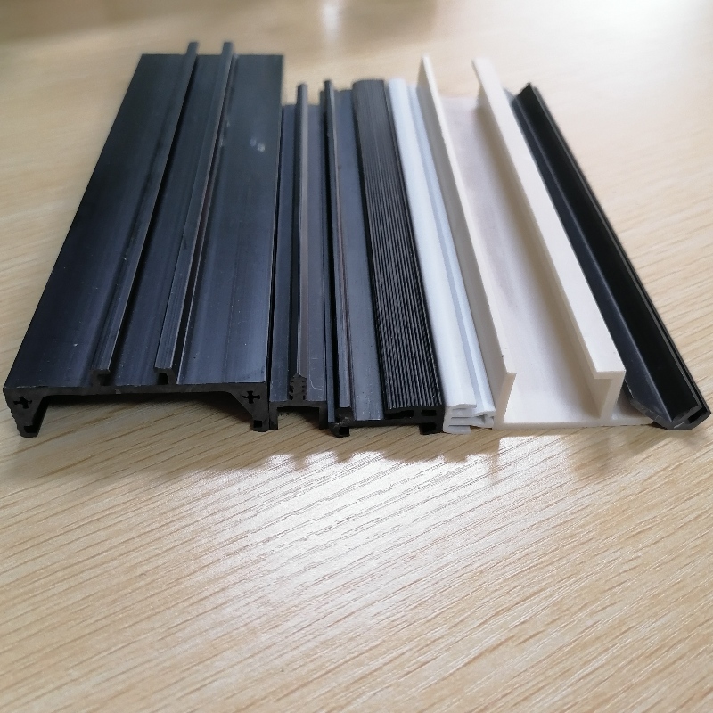 Custom Extrusion PVC Poltruded Profiles Strip di plastica di vergella rettangolare