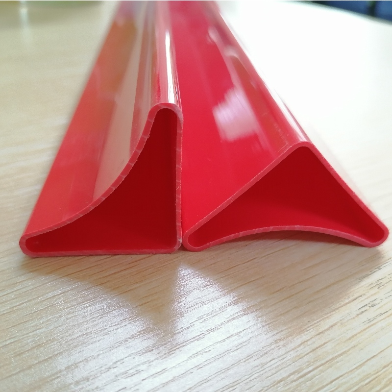 Striscia di supporto per strato tubolare in PVC rigido estruso striscia di plastica Profilo triangolare in PVC per supporto cassetto armadio