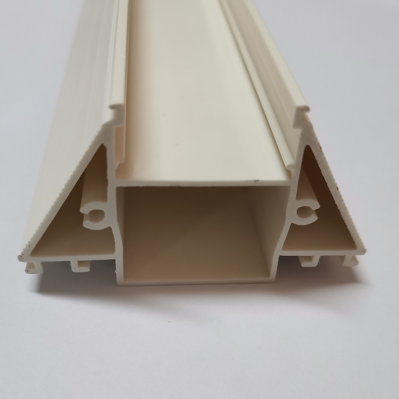 Sezione di plastica per l’illuminazione che scivola da un produttore cinese di plastica