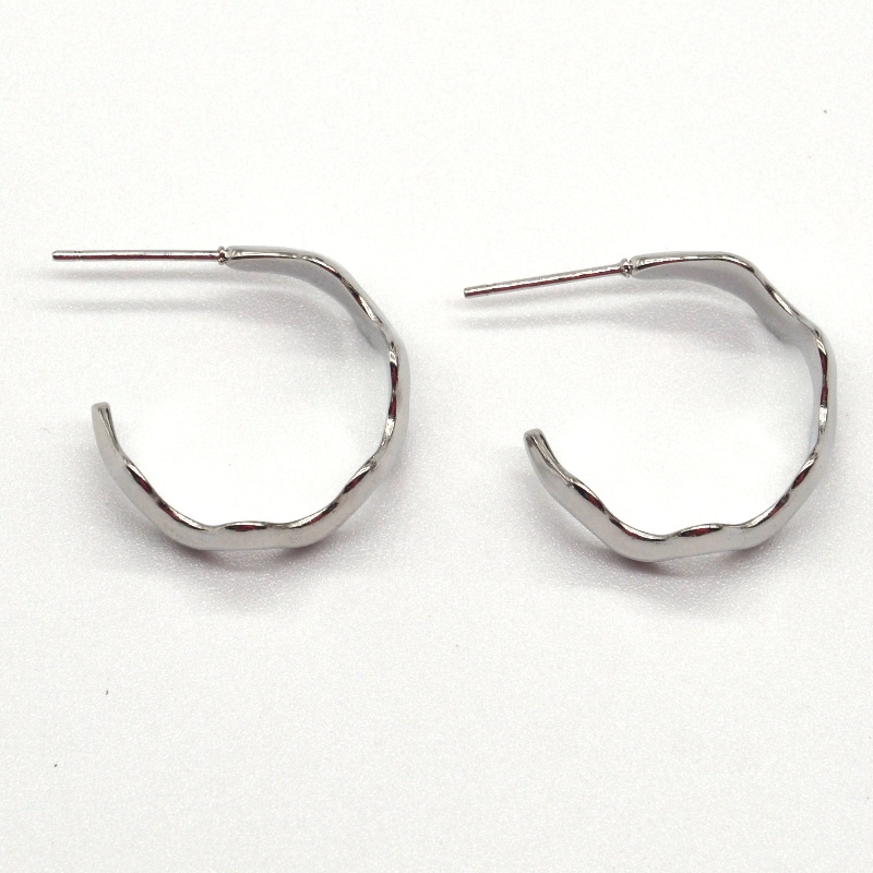 Orecchini ondulati d'acqua a forma di C, orecchini da donna eleganti e alla moda, orecchini d'argento semplici, eleganti, casual e versatili. Cina Ruifanbao fabbrica di lavorazione dei gioielli